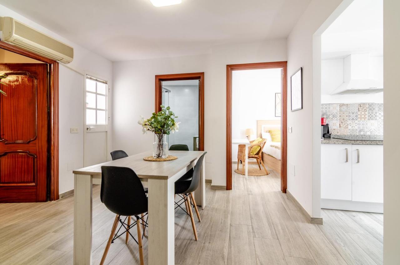 Wintowinrentals Your Home Steps From The Center Малага Екстериор снимка